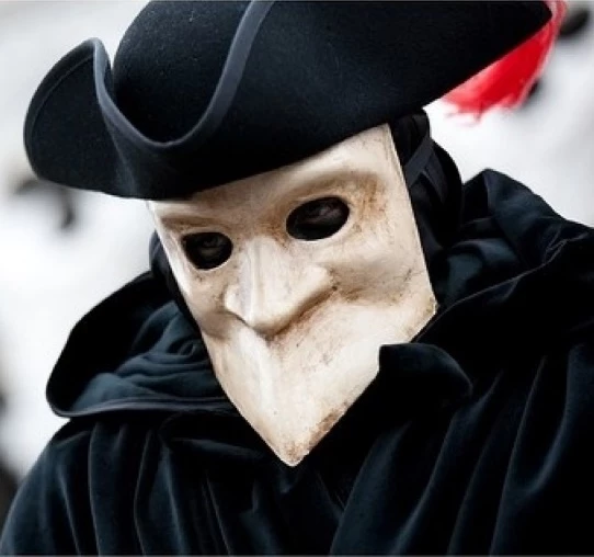 Иллюстрация к книге — Три королевы [book-illustration-1.webp]