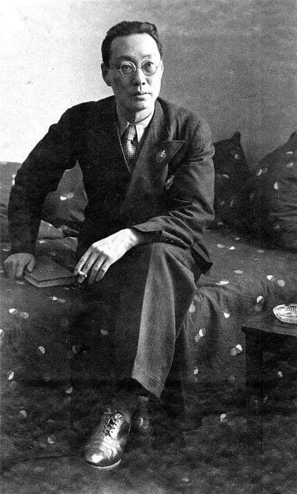 Иллюстрация к книге — Школа призраков [i_004.webp]