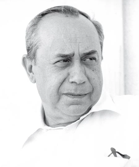 Иллюстрация к книге — Каждому свое [i_013.webp]