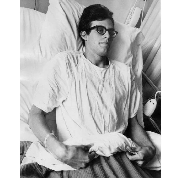 Иллюстрация к книге — Сыны Сэма. Убийцы влюбленных парочек [book-illustration-94.webp]