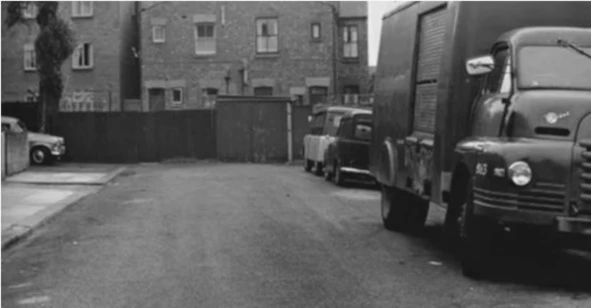 Иллюстрация к книге — Раздеватель. Хаммерсмитские убийства [book-illustration-44.webp]