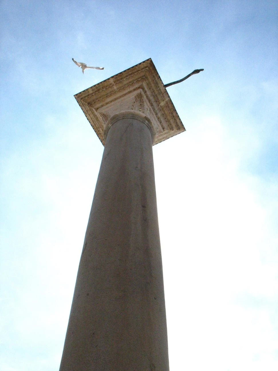 Иллюстрация к книге — Бьющий на взлете [book-illustration-2.webp]