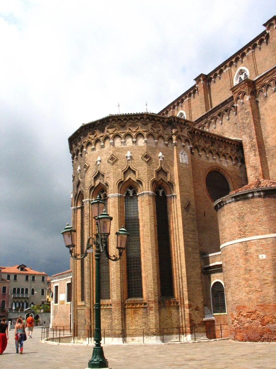 Иллюстрация к книге — Бьющий на взлете [book-illustration-9.webp]