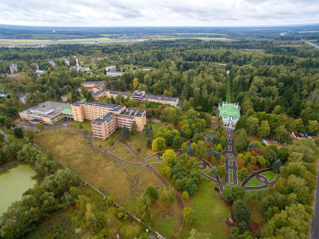 Иллюстрация к книге — За буйки заплывать – разрешается! [book-illustration-16.webp]