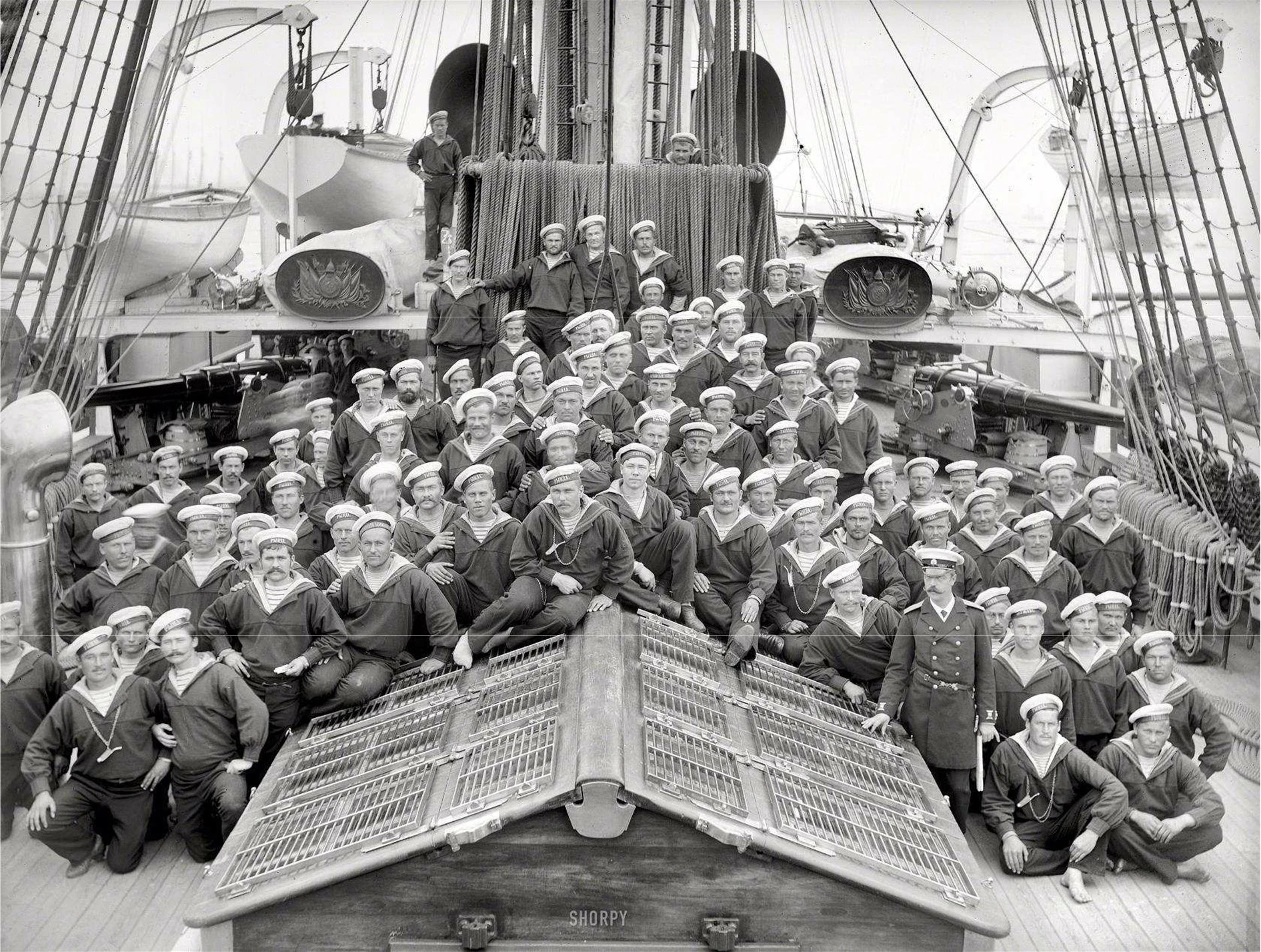 Иллюстрация к книге — Живые! Помните погибших моряков! Книга 1 [book-illustration-3.webp]