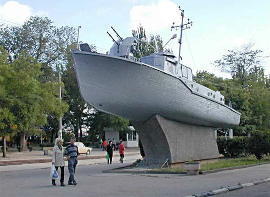 Иллюстрация к книге — Живые! Помните погибших моряков! Книга 2 [book-illustration-43.webp]