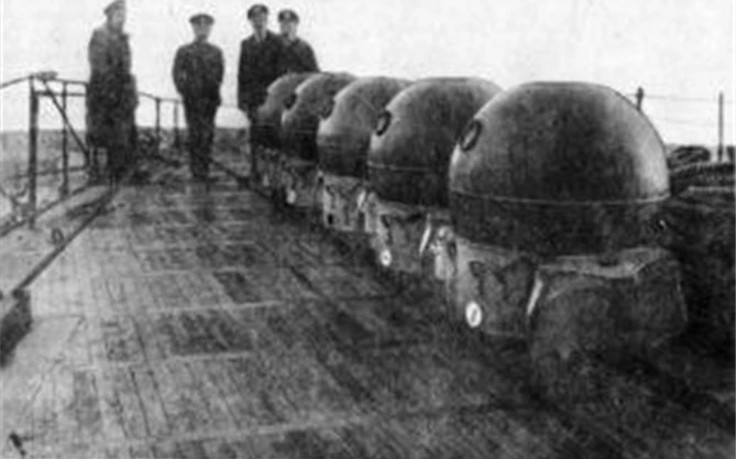 Иллюстрация к книге — Живые! Помните погибших моряков! Книга 2 [book-illustration-46.webp]