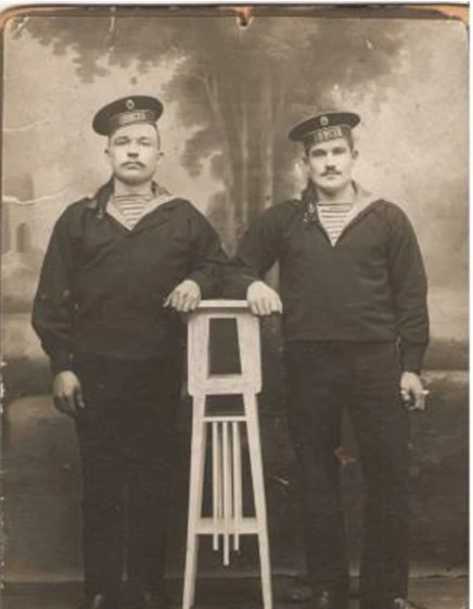 Иллюстрация к книге — Живые! Помните погибших моряков! Книга 2 [book-illustration-54.webp]