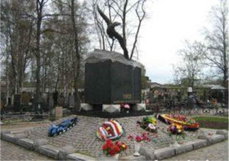 Иллюстрация к книге — Живые! Помните погибших моряков! Книга 2 [book-illustration-65.webp]