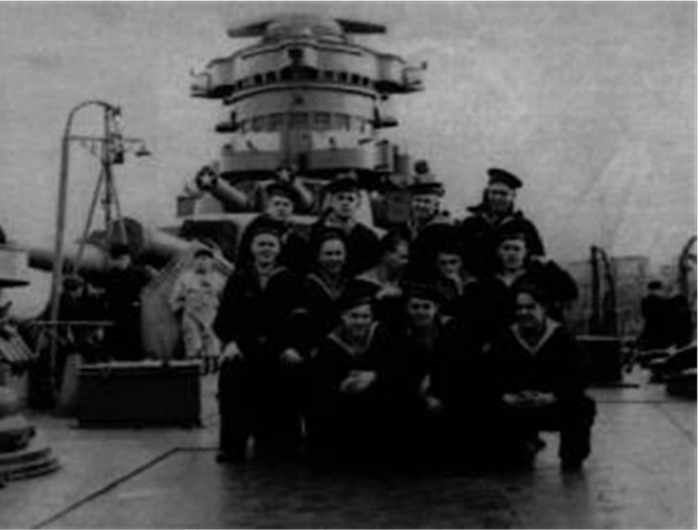 Иллюстрация к книге — Живые! Помните погибших моряков! Книга 2 [book-illustration-73.webp]