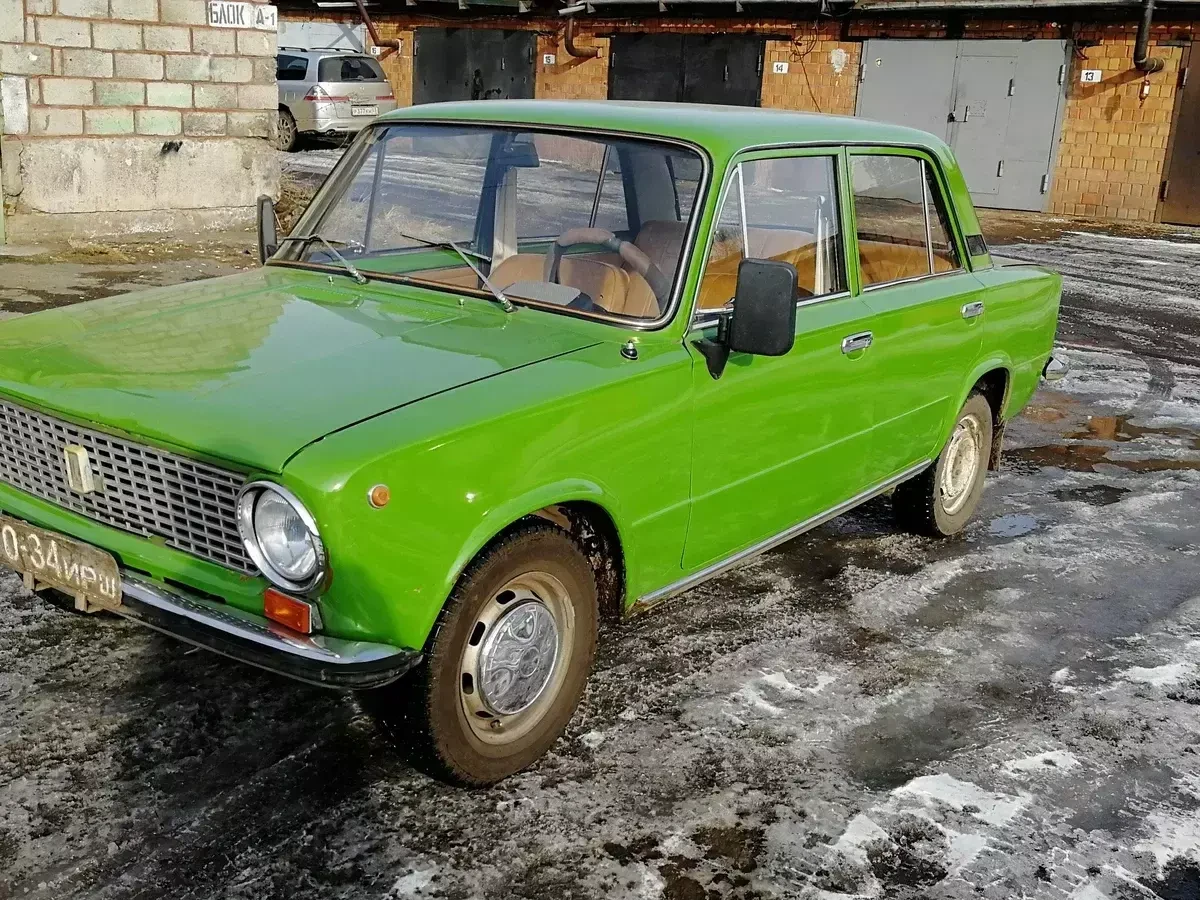 Иллюстрация к книге — Студент: Назад в 90ые [book-illustration-2.webp]