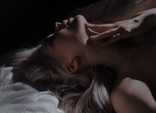 Иллюстрация к книге — Его одержимость [book-illustration-2.webp]