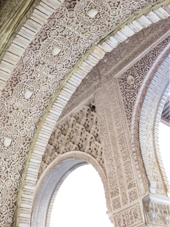 Иллюстрация к книге — Кошка, которая гуляла сама по себе. Ох, и странные, эти русские! От сердца к сердцу мост [book-illustration-22.webp]