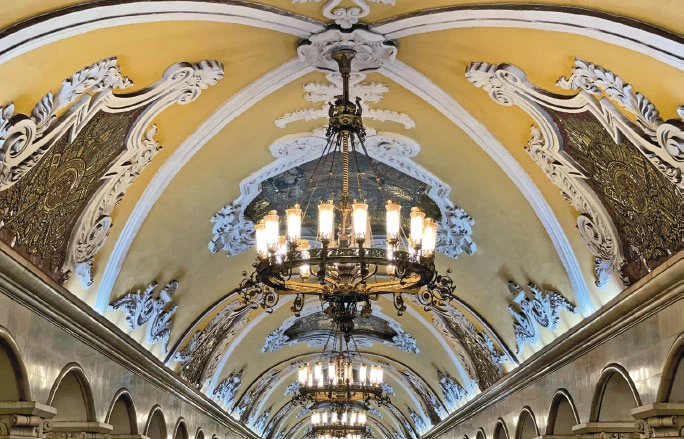 Иллюстрация к книге — Галерея Москва. Шедевры знаменитых мастеров на улицах столицы [book-illustration-235.webp]