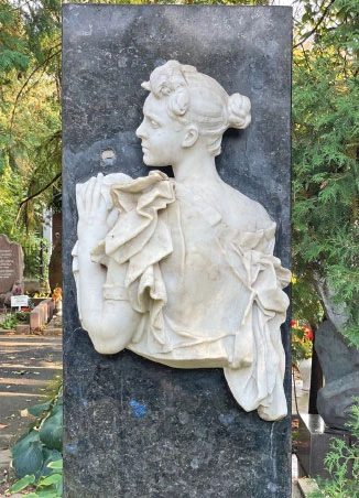 Иллюстрация к книге — Галерея Москва. Шедевры знаменитых мастеров на улицах столицы [book-illustration-276.webp]